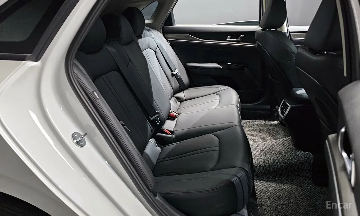 Фото 13 - Kia K5