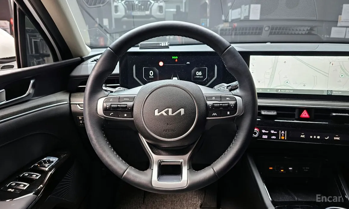 Фото 14 - Kia K5