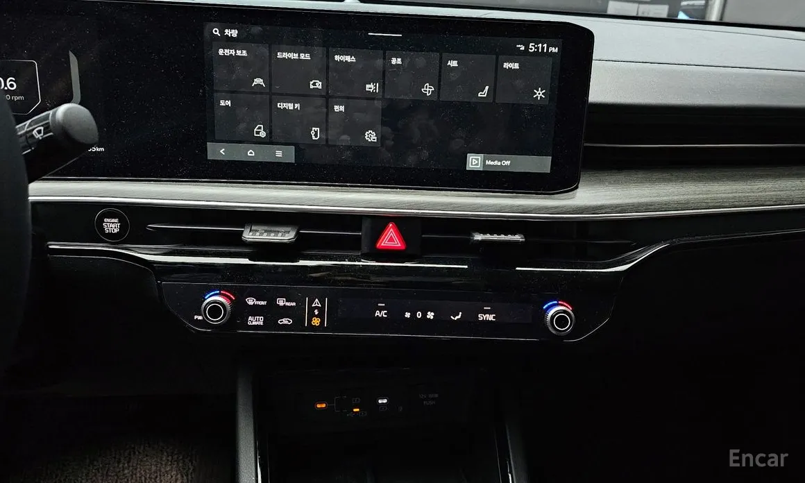 Фото 15 - Kia K5