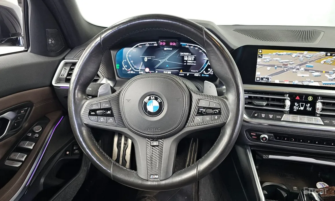 Photo 13 - BMW 3 Series