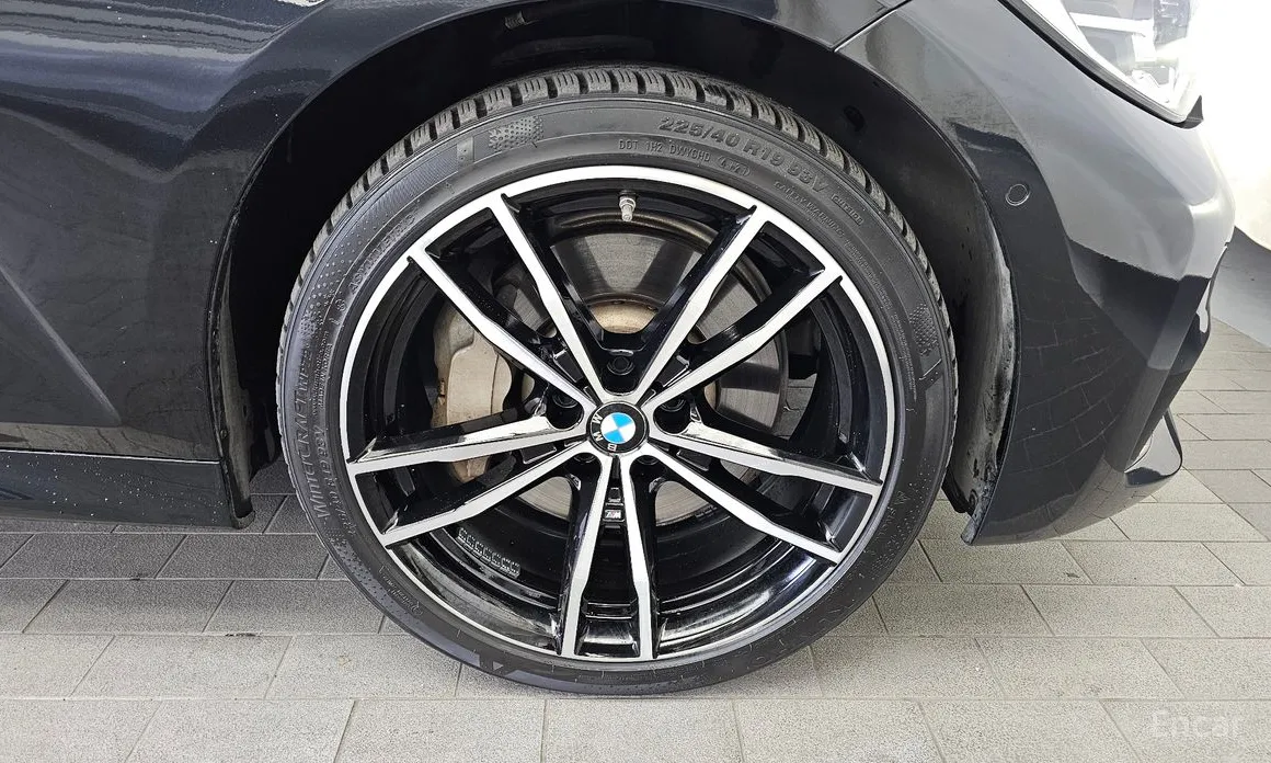 Photo 5 - BMW 3 Series