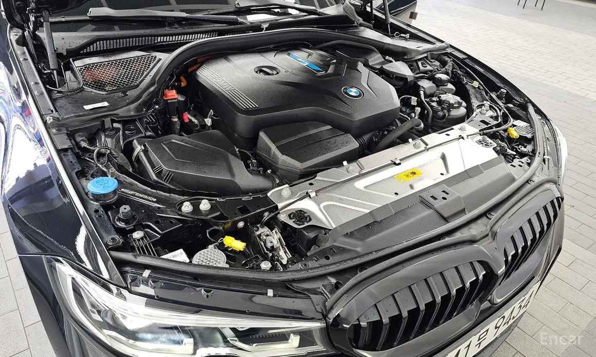 Photo 6 - BMW 3 Series