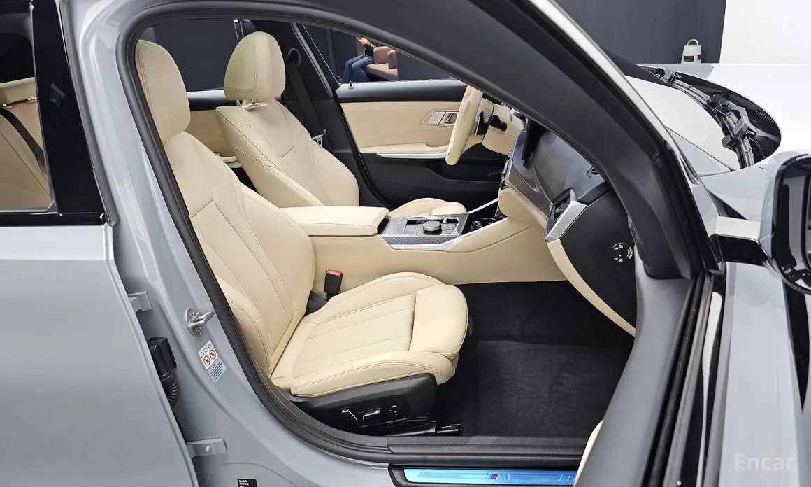 Photo 12 - BMW 3 Series