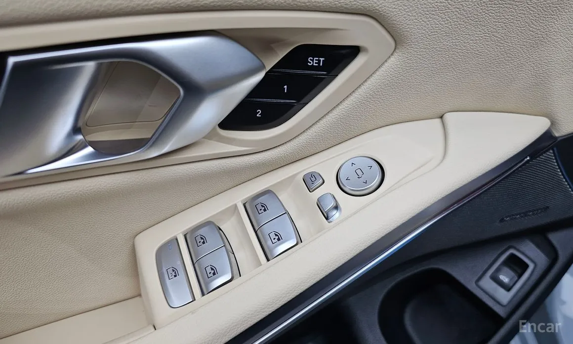 Photo 13 - BMW 3 Series