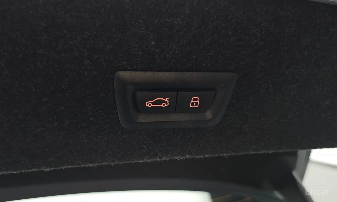 Photo 20 - BMW 3 Series