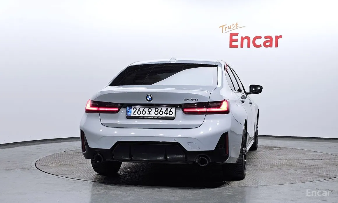 Photo 4 - BMW 3 Series