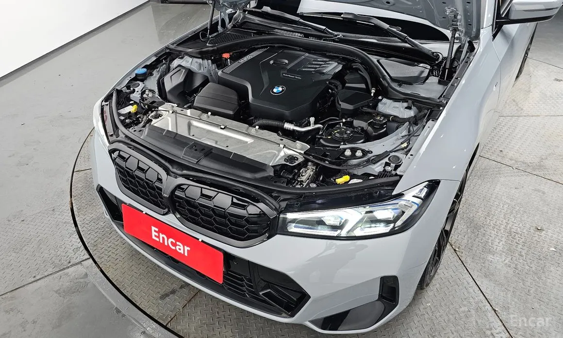 Photo 6 - BMW 3 Series