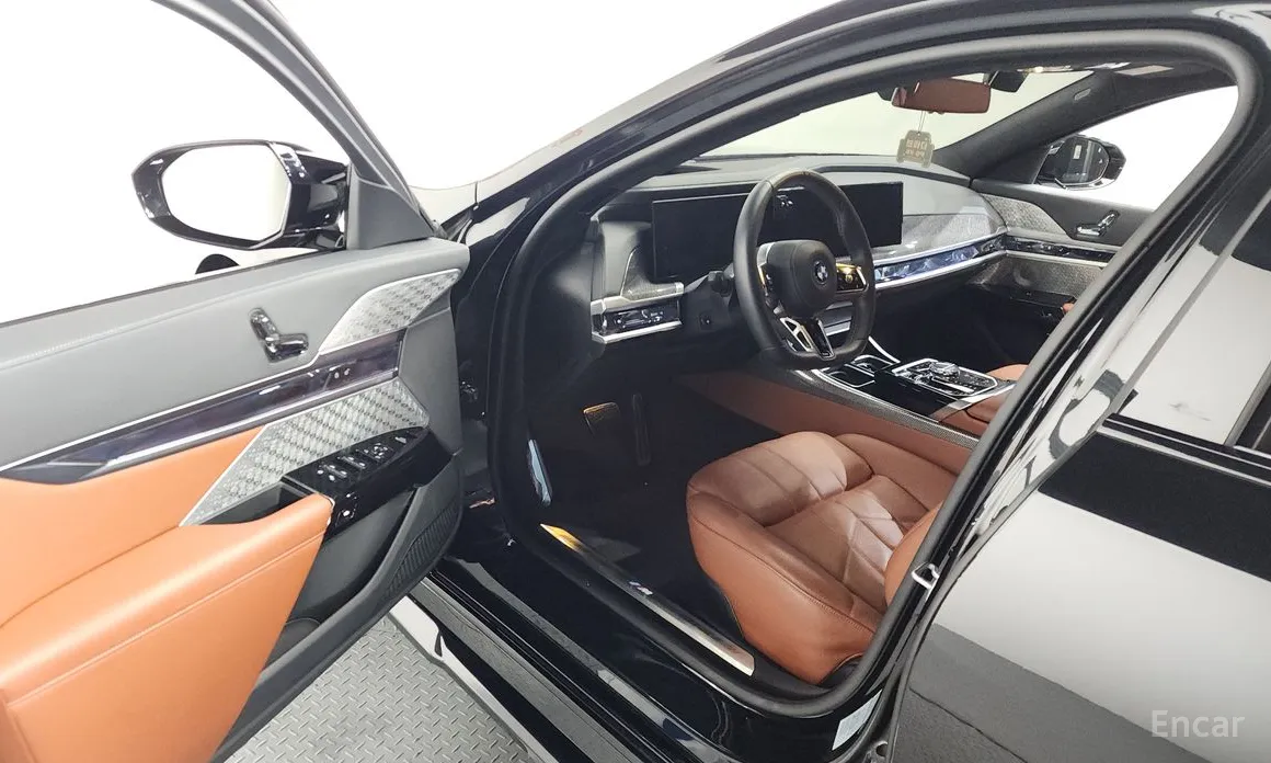 Фото 10 - BMW i7