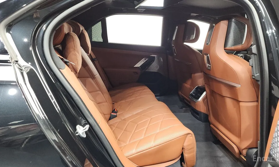 Фото 12 - BMW i7