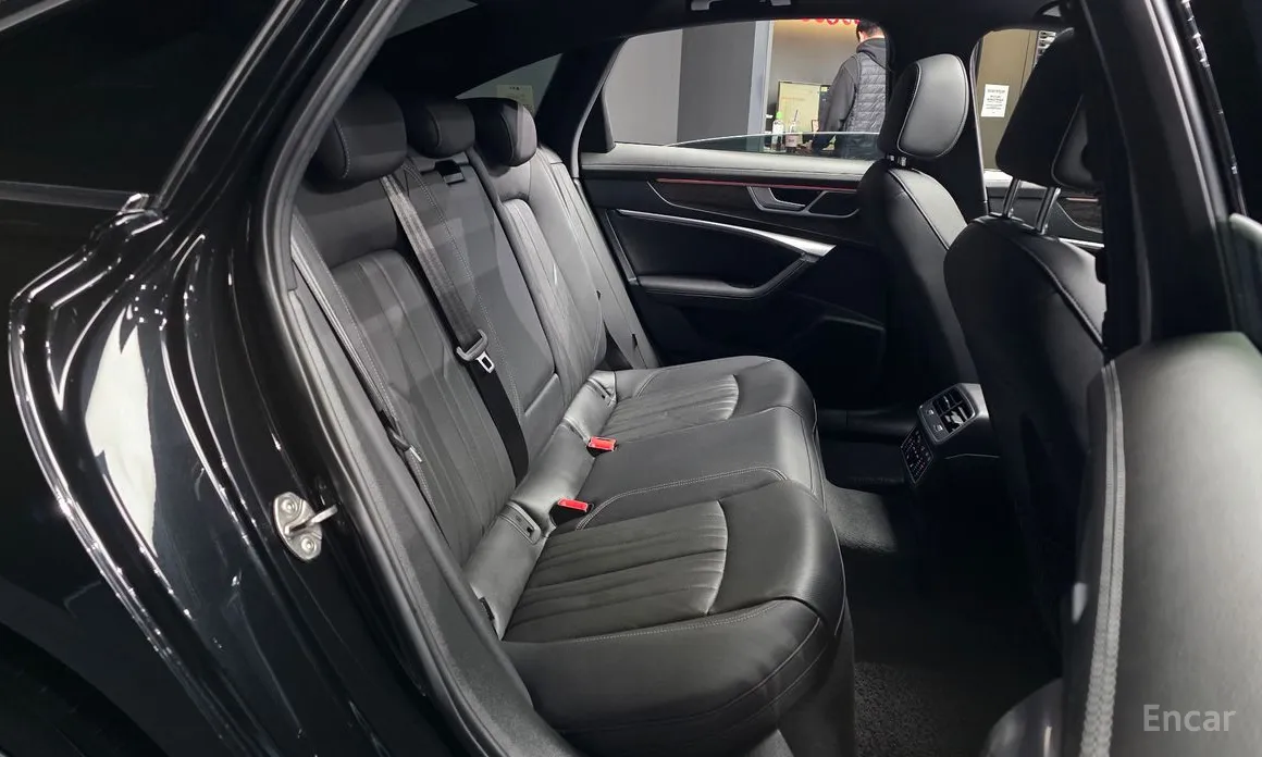 Фото 12 - Audi A6