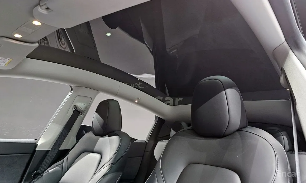 Photo 19 - Tesla Model Y