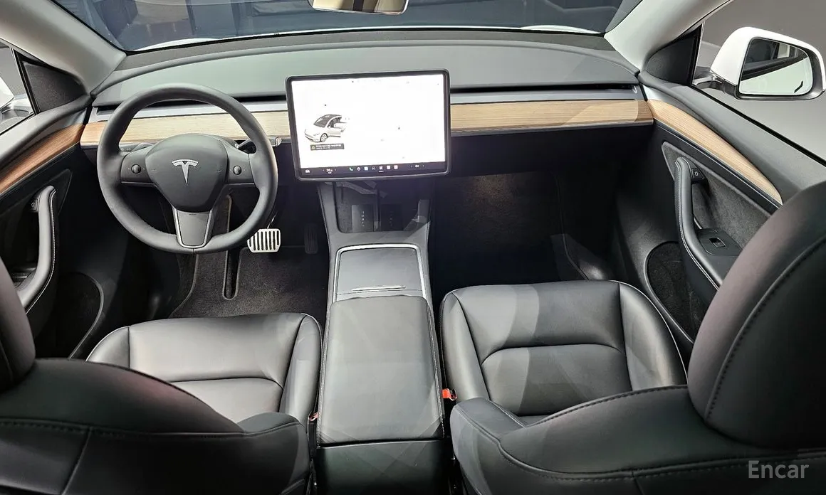 Photo 7 - Tesla Model Y