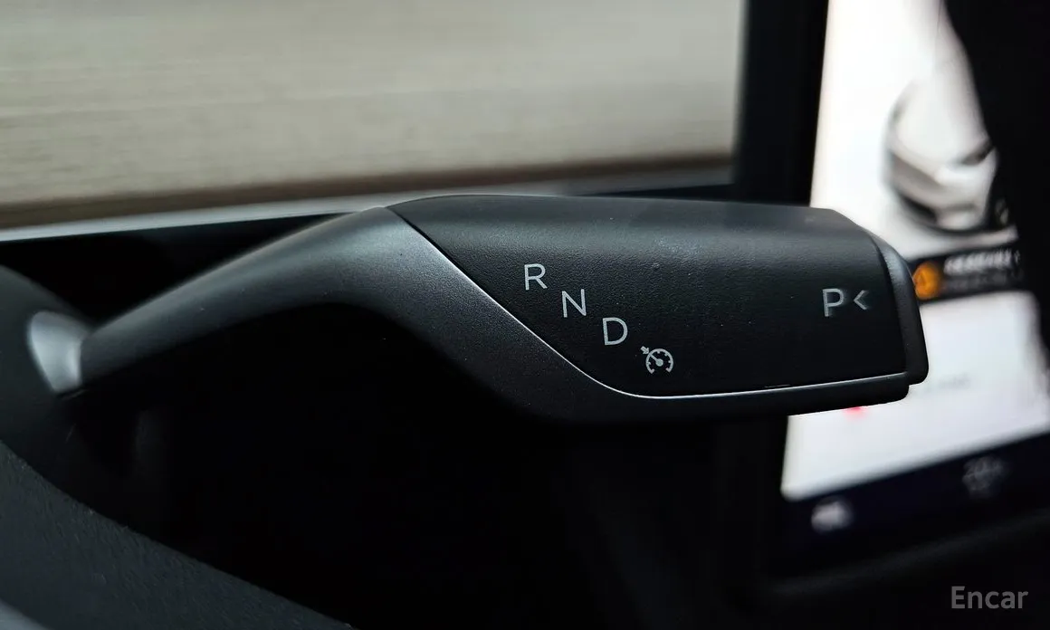 Photo 9 - Tesla Model Y