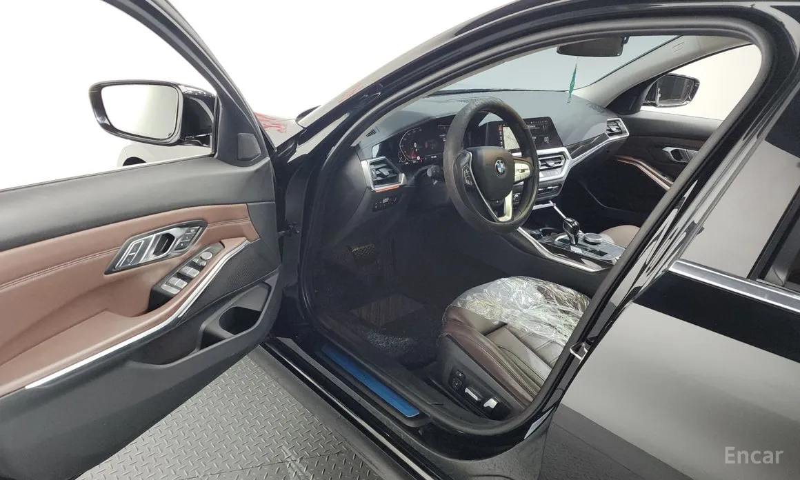 Photo 10 - BMW 3 Series