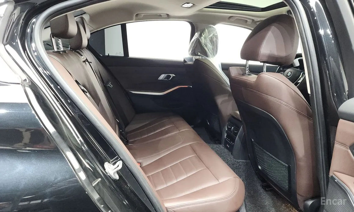 Photo 12 - BMW 3 Series