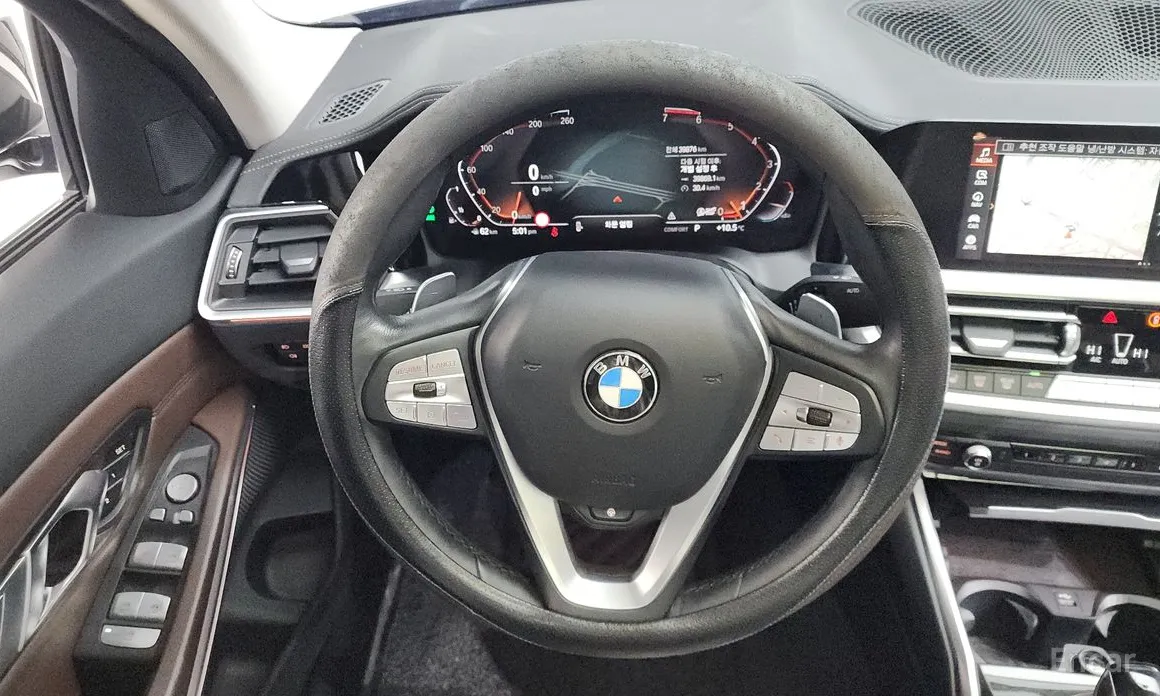 Photo 13 - BMW 3 Series