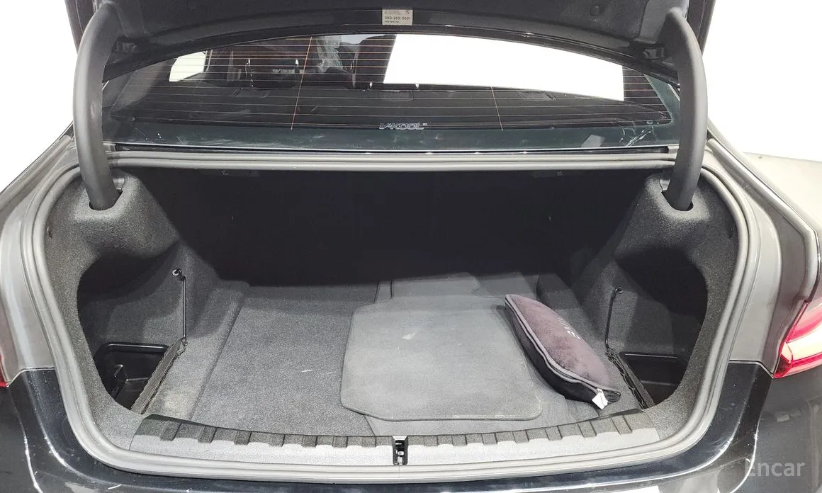 Photo 20 - BMW 3 Series