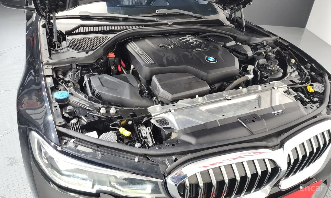 Photo 6 - BMW 3 Series