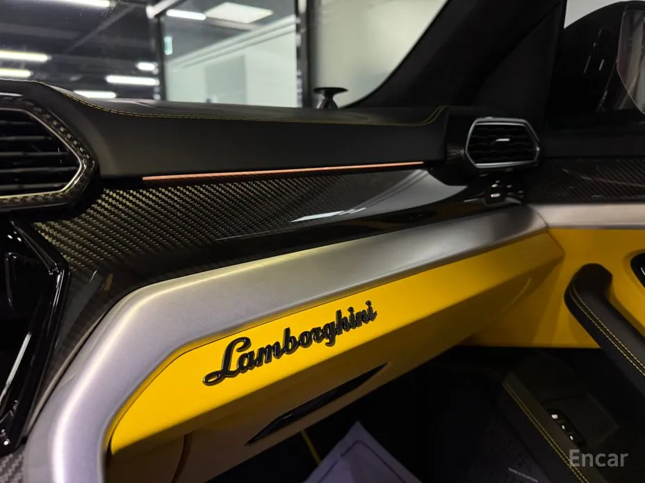 Фото 16 - Lamborghini Urus