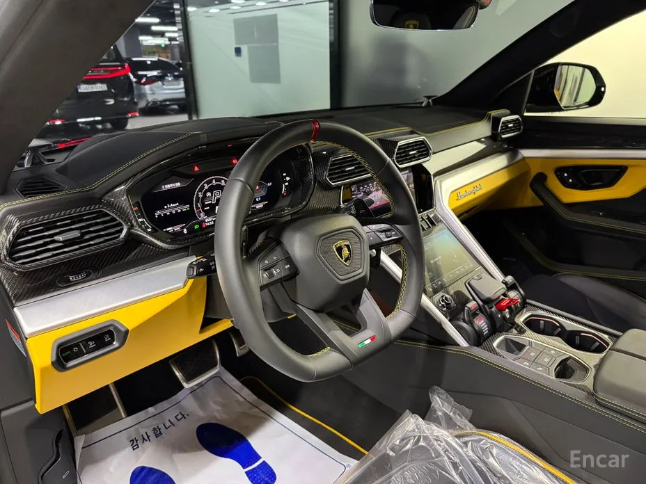 Фото 5 - Lamborghini Urus