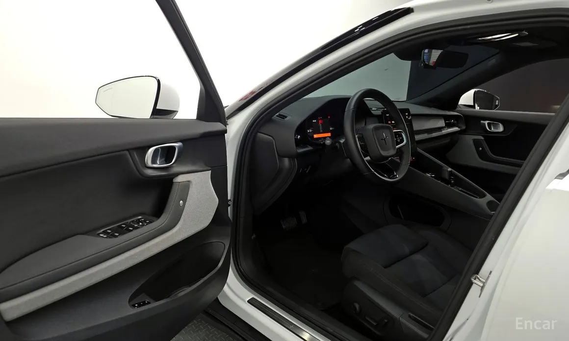 Фото 11 - Polestar 2