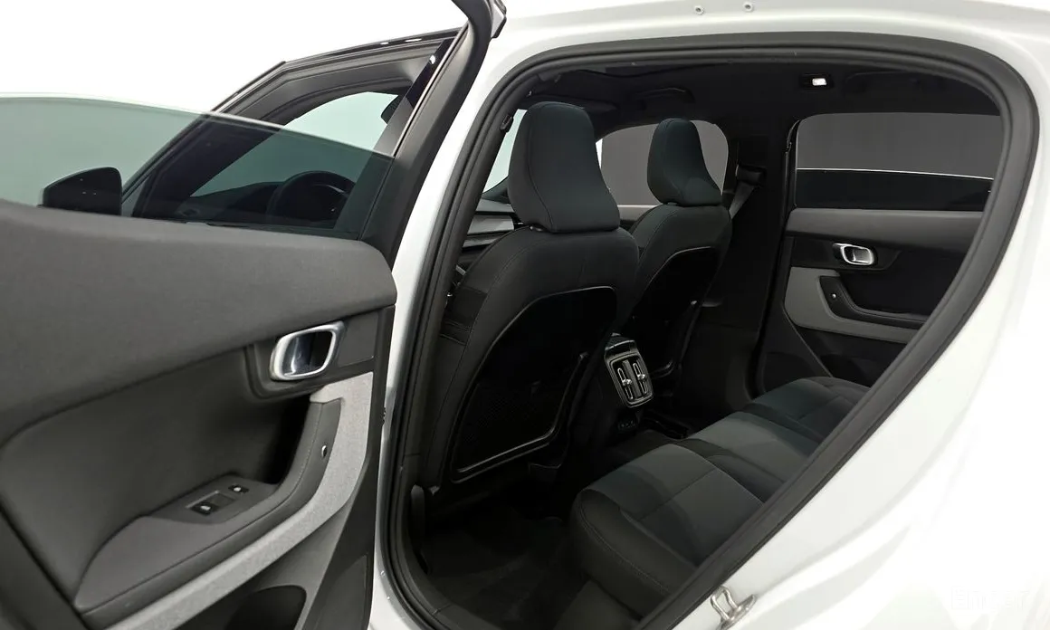 Фото 12 - Polestar 2