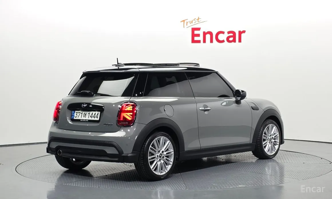 Фото 2 - Mini Cooper