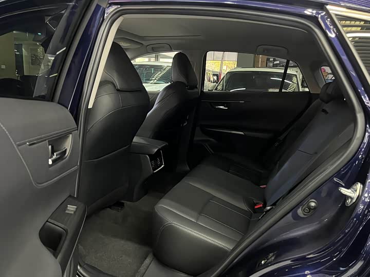 Photo 5 - Toyota Harrier