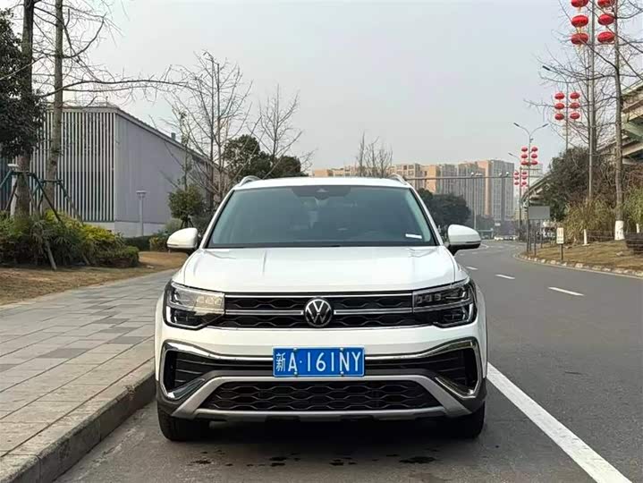 Фото 1 - Volkswagen Tharu