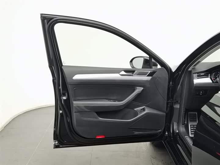 Фото 8 - Volkswagen Magotan GTE Hybrid