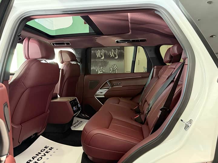 Photo 9 - Land Rover Range Rover