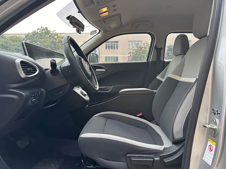 Photo 3 - Ora White Cat