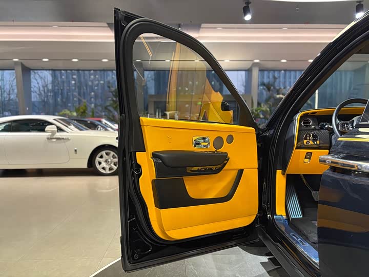 Photo 9 - Rolls-Royce Cullinan