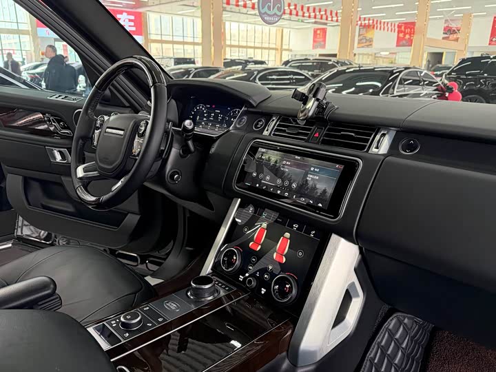 Photo 8 - Land Rover Range Rover