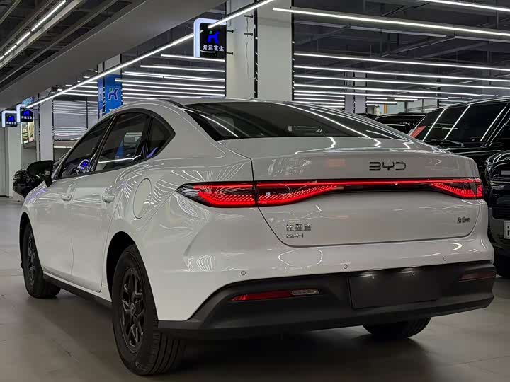 Фото 4 - BYD Seal 05 DM-i Hybrid