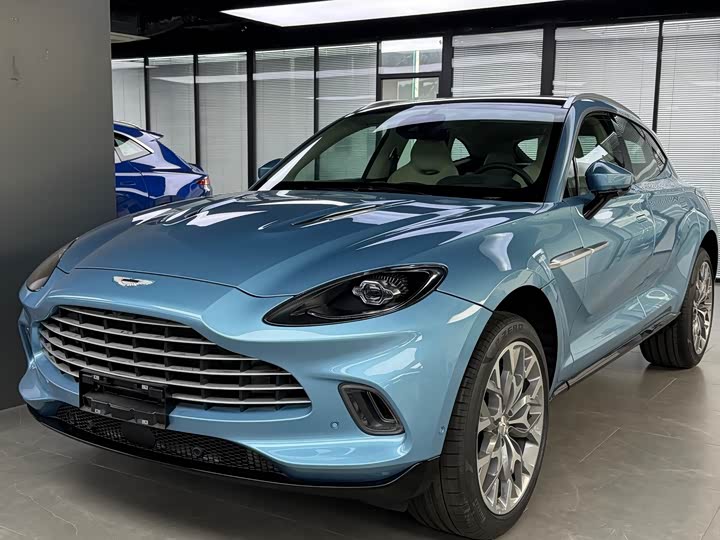 Фото 1 - Aston Martin DBX