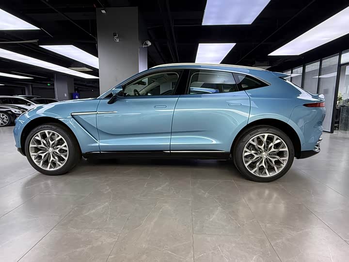 Фото 8 - Aston Martin DBX