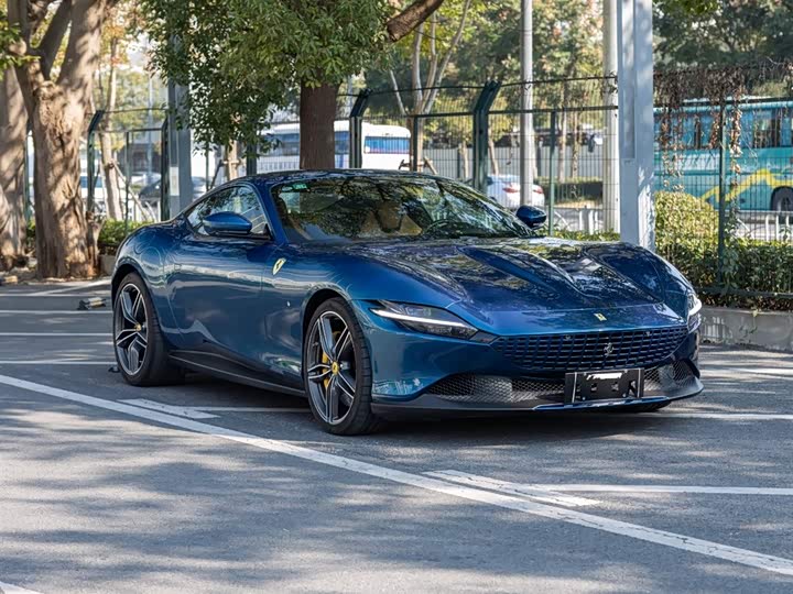 Фото 3 - Ferrari Roma