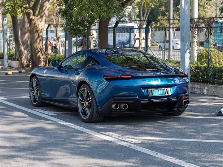 Фото 6 - Ferrari Roma