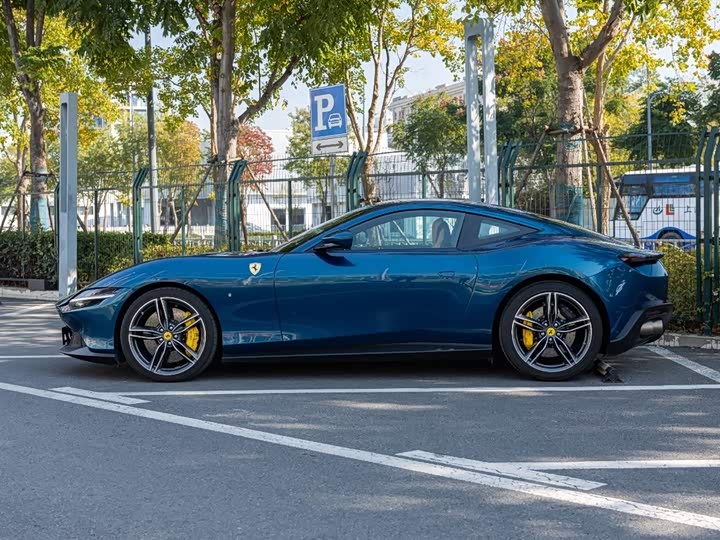 Фото 7 - Ferrari Roma