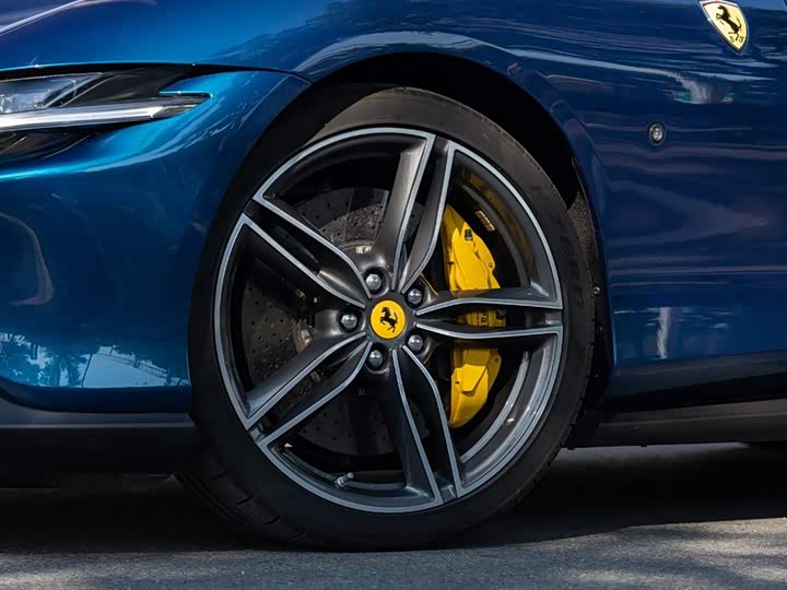 Фото 8 - Ferrari Roma