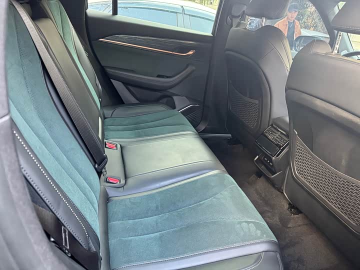 Фото 7 - Geely Monjaro