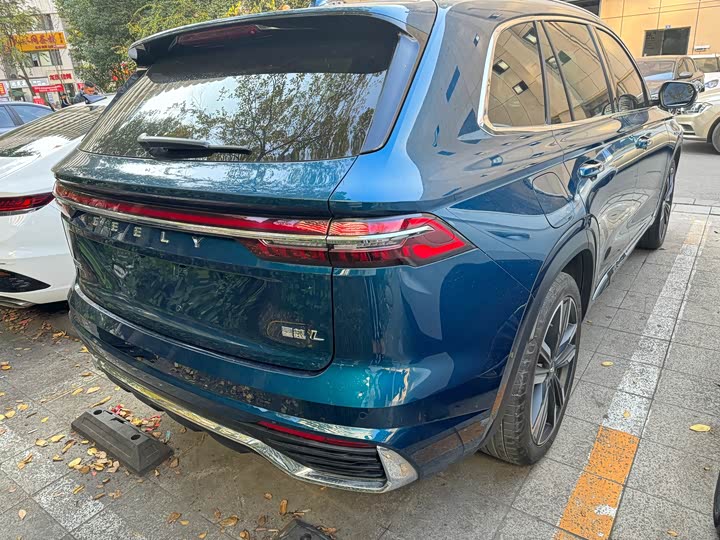 Фото 8 - Geely Monjaro