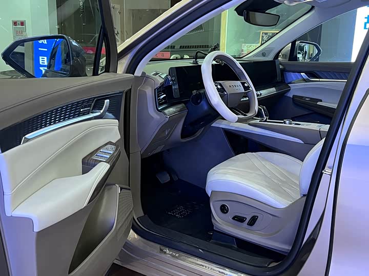 Фото 7 - Roewe RX9