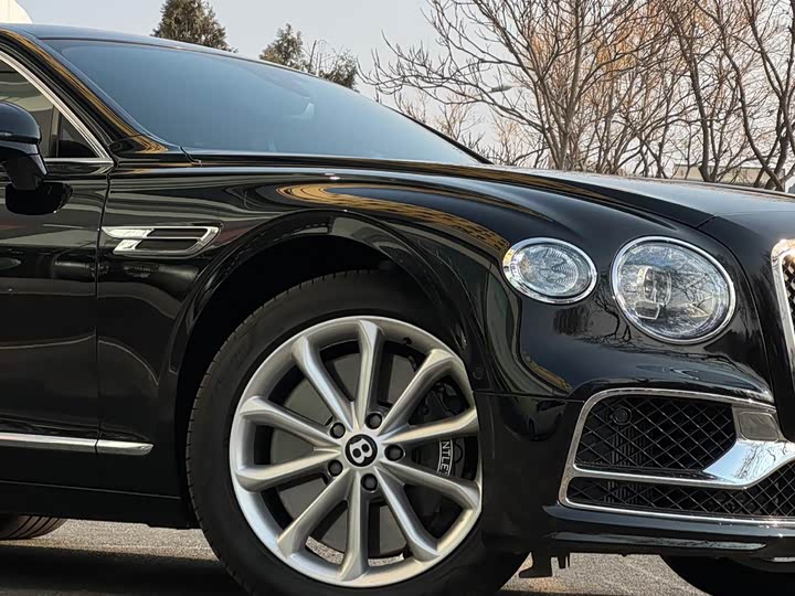 Фото 8 - Bentley Flying Spur