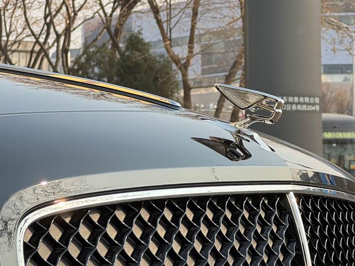 Фото 9 - Bentley Flying Spur