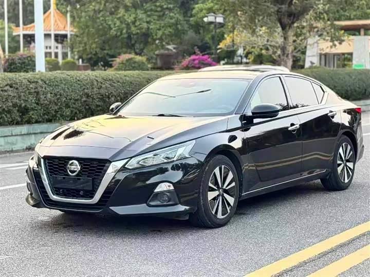 Photo 2 - Nissan Teana