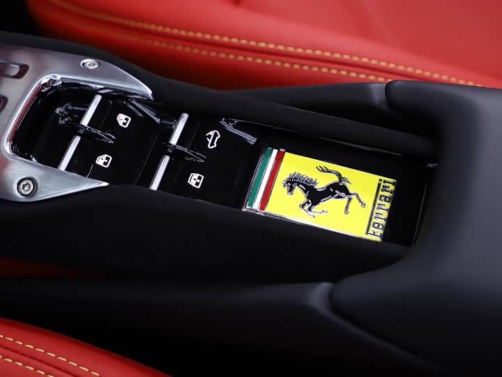 Фото 9 - Ferrari 296