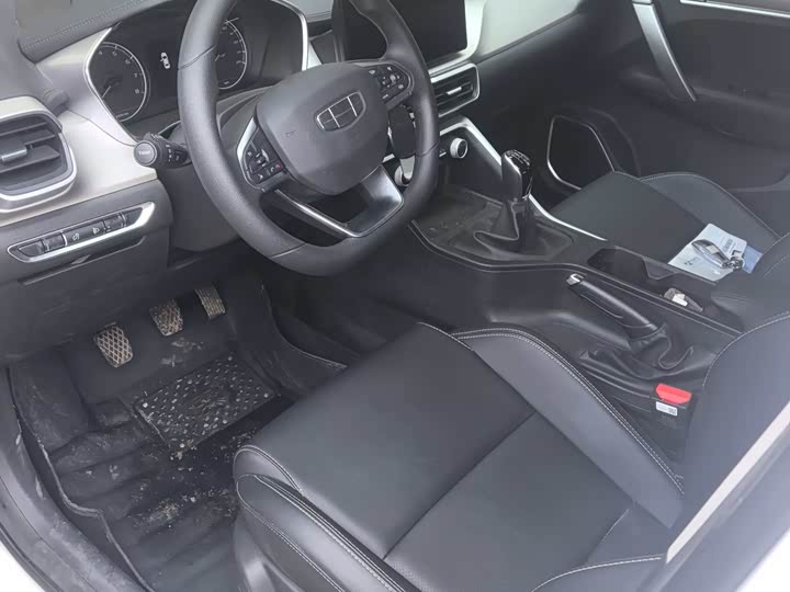 Фото 5 - Geely Coolray