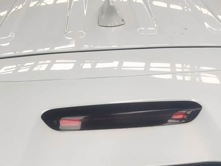 Фото 8 - Geely Vision X6